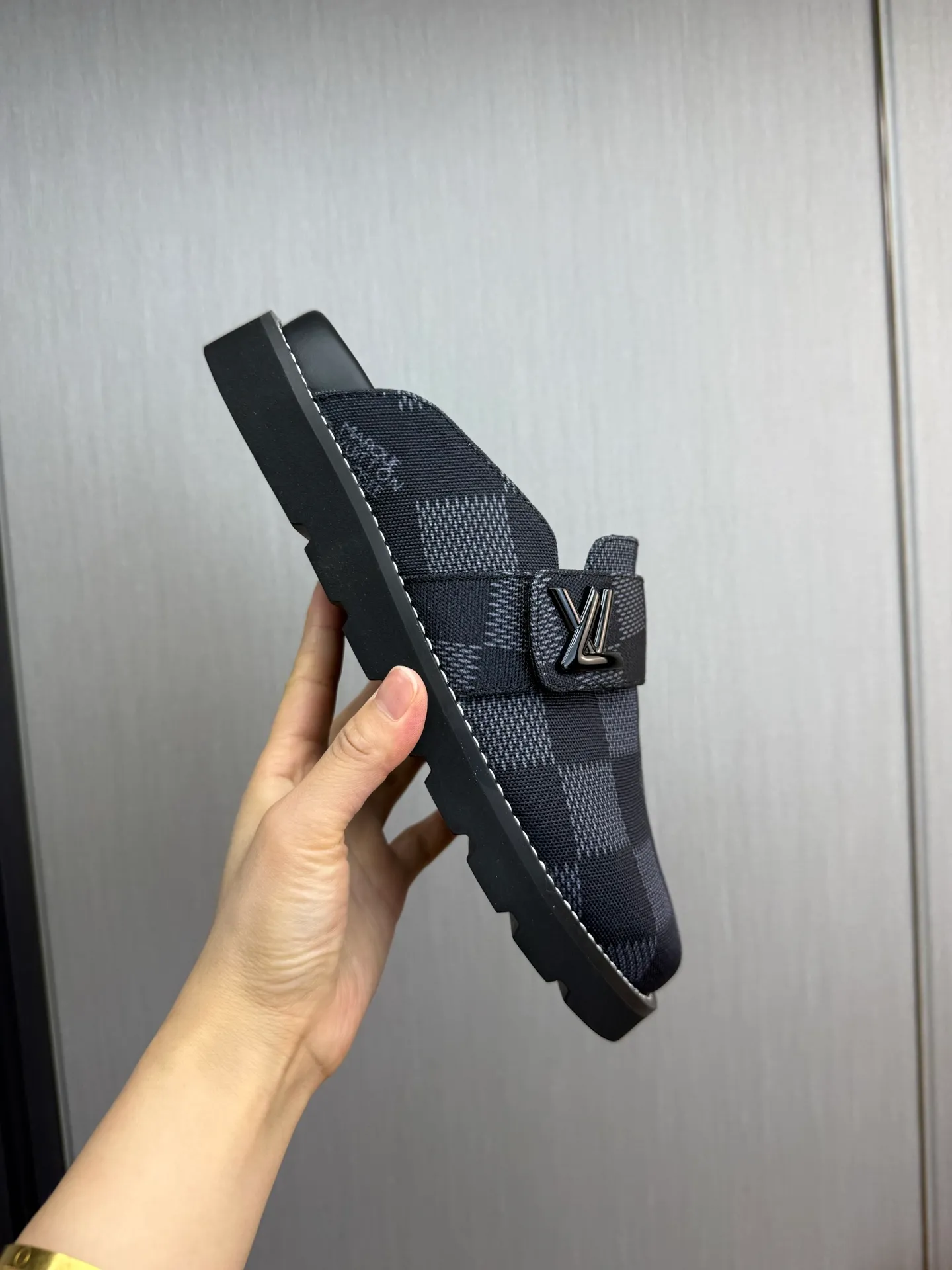 Men's shoes 💰420💰 Lv. hot selling men's slippers 🔥 🩴Official website one to one production 38-45 sizes 45 46 🉑️Customized!